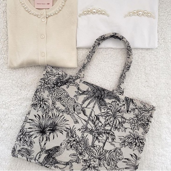LAST 1️⃣—NWT H&M Big Tote Dior Style Bag - Picture 13 of 16